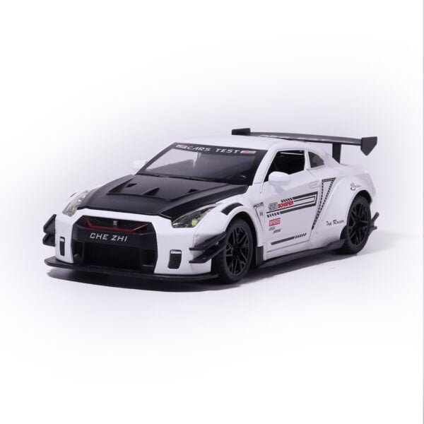 Nissan GTR- R35 1:24 Scale Die-Cast